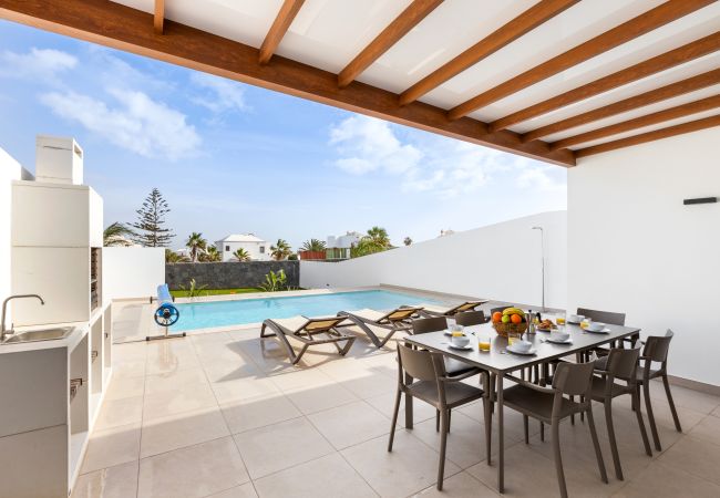Villa in Playa Blanca - Villa Famara - Altos de Lanzarote Villa in Playa Blanca - Villa Famara - Altos de Lanzarote