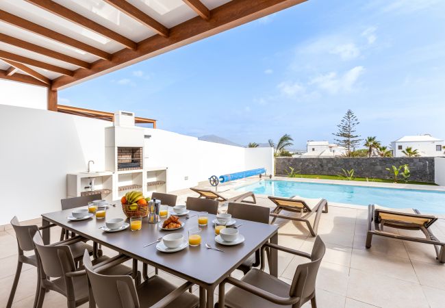 Villa in Playa Blanca - Villa Famara - Altos de Lanzarote Villa in Playa Blanca - Villa Famara - Altos de Lanzarote