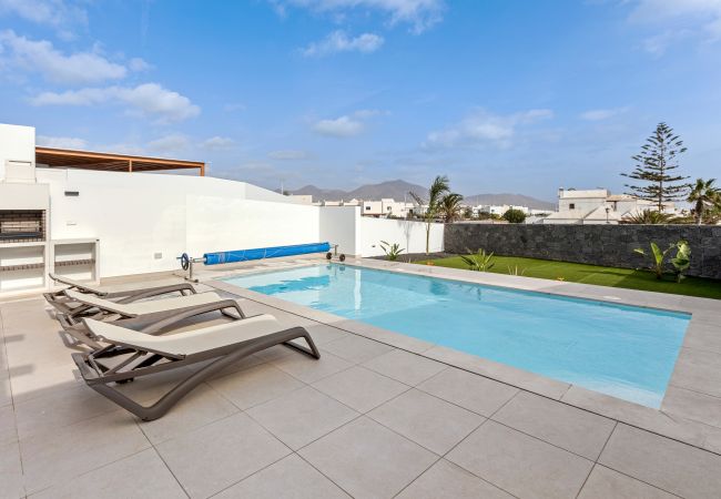 Villa in Playa Blanca - Villa Famara - Altos de Lanzarote Villa in Playa Blanca - Villa Famara - Altos de Lanzarote