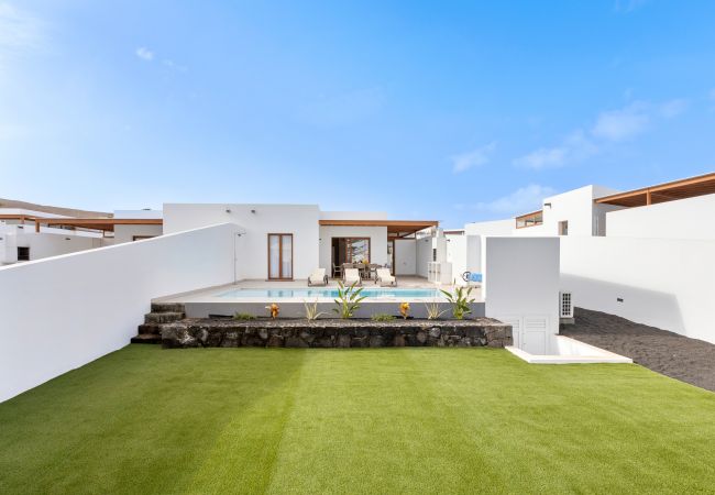 Villa in Playa Blanca - Villa Famara - Altos de Lanzarote Villa in Playa Blanca - Villa Famara - Altos de Lanzarote