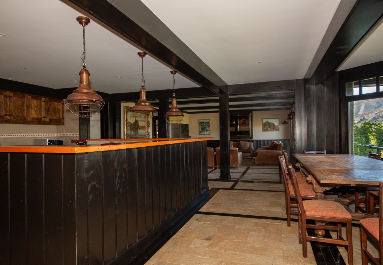 House in San Carlos de Bariloche - ARE09 MANSION IN BARILOCHE