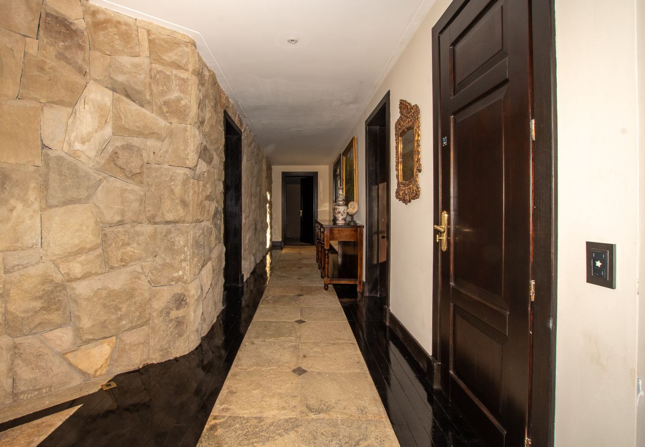 House in San Carlos de Bariloche - ARE09 MANSION IN BARILOCHE