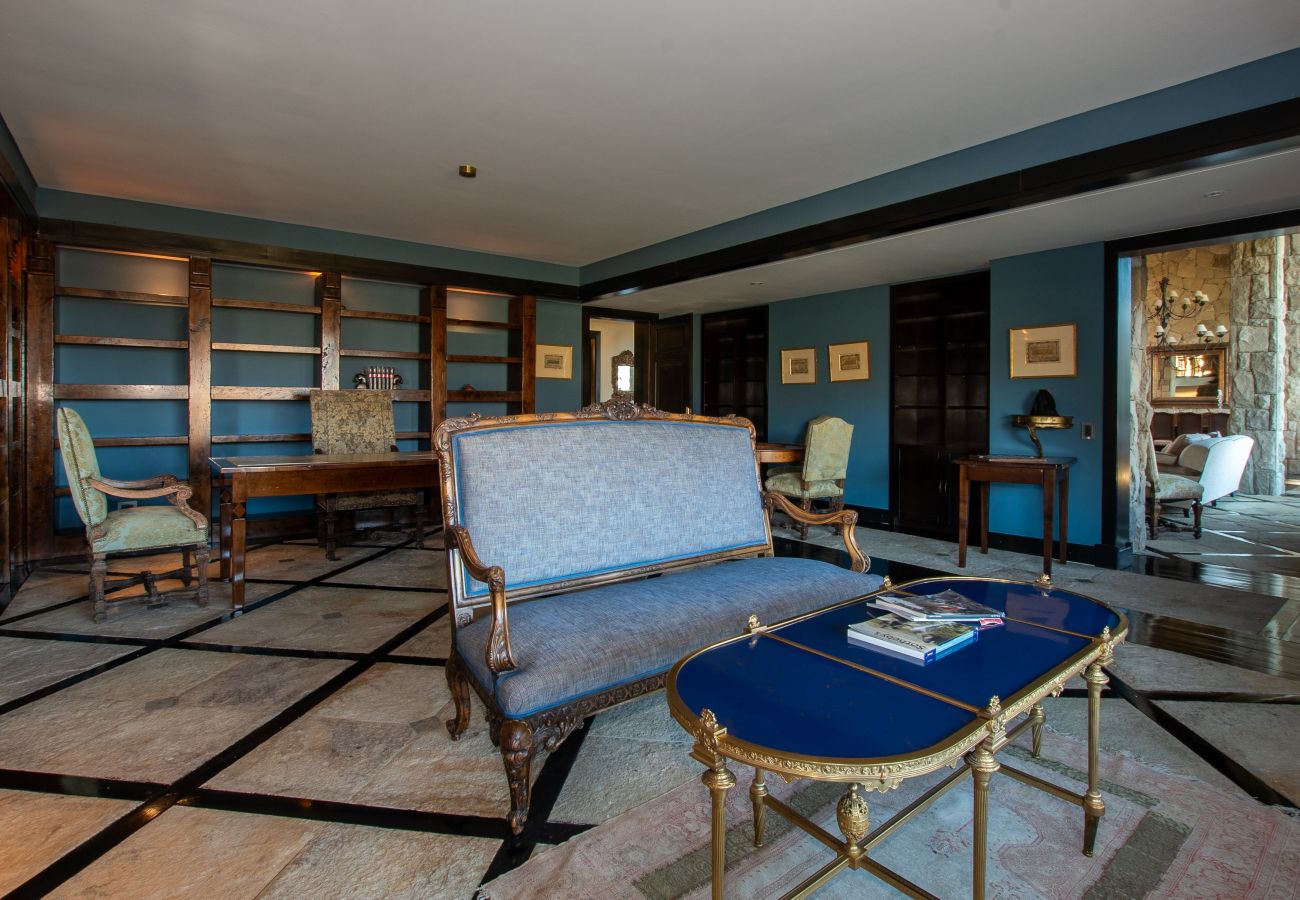 House in San Carlos de Bariloche - ARE09 MANSION IN BARILOCHE