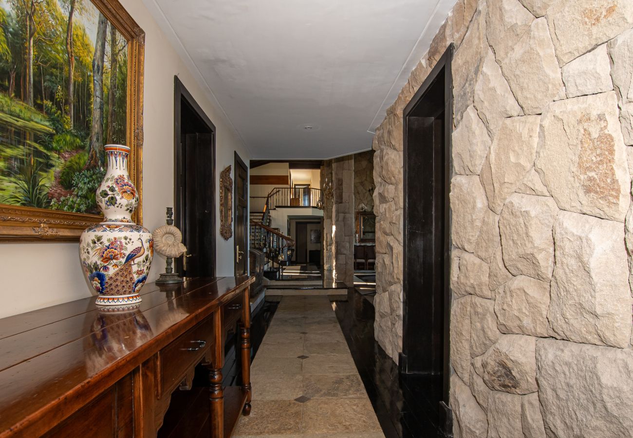 House in San Carlos de Bariloche - ARE09 MANSION IN BARILOCHE