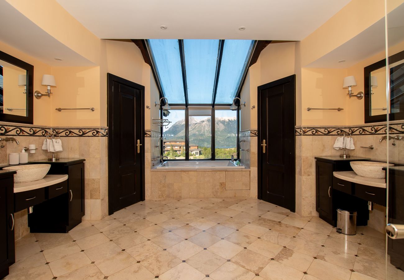 House in San Carlos de Bariloche - ARE09 MANSION IN BARILOCHE