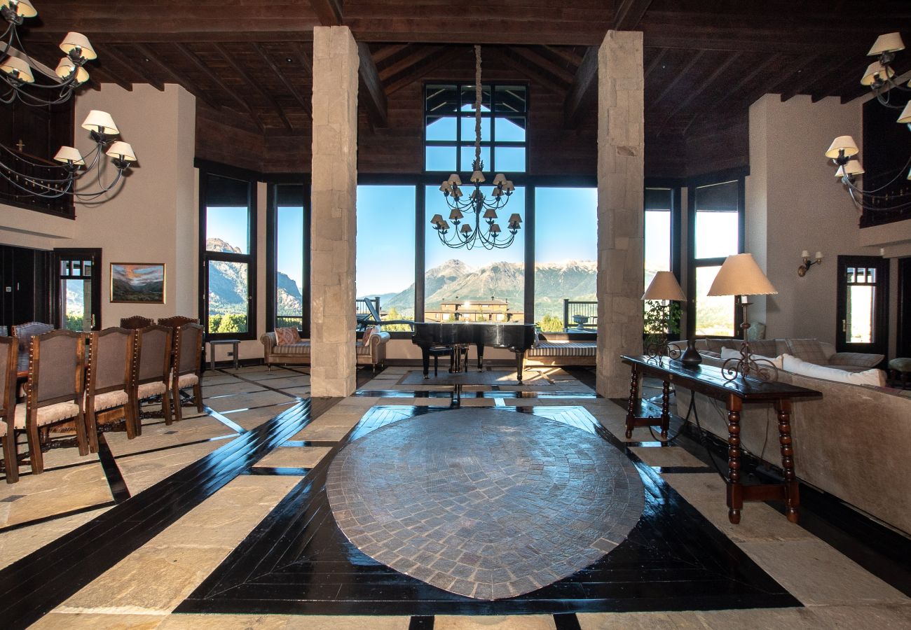 House in San Carlos de Bariloche - ARE09 MANSION IN BARILOCHE