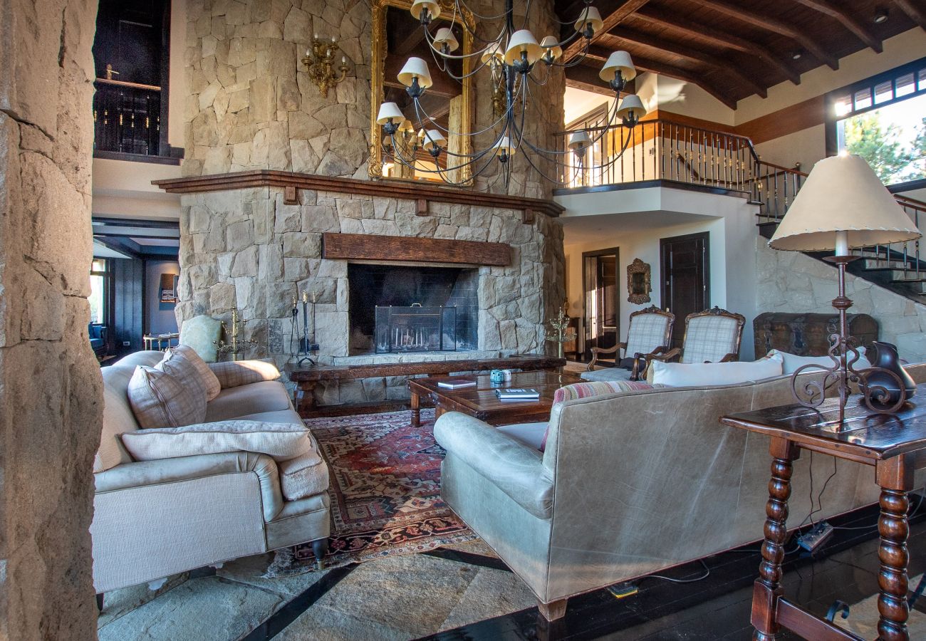 House in San Carlos de Bariloche - ARE09 MANSION IN BARILOCHE