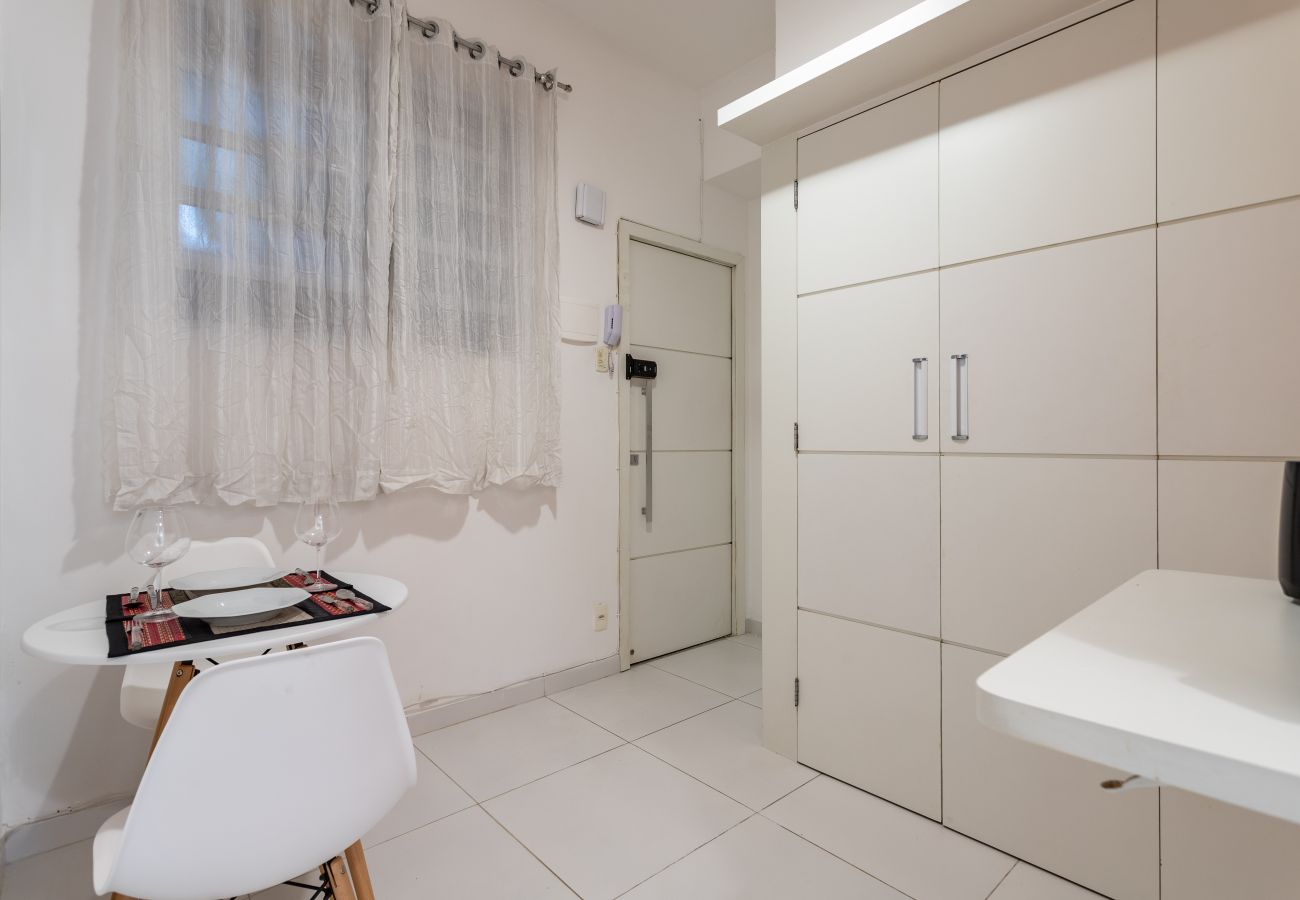 Studio in Rio de Janeiro - Studio in Copacabana 5 minutes from the beach | NSC309