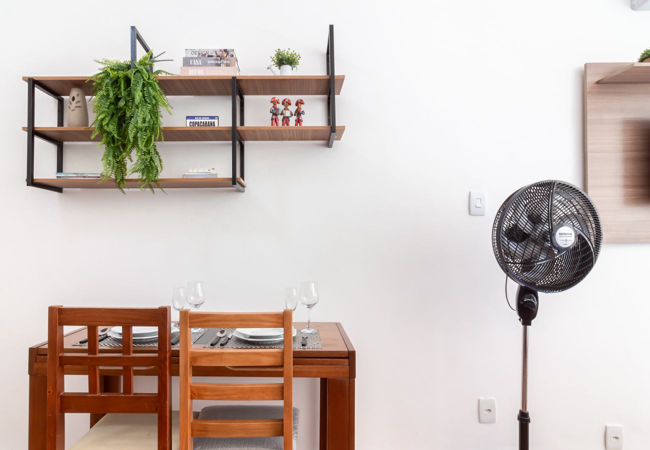 Studio in Rio de Janeiro - 5 minutes from Copacabana Beach | PI502