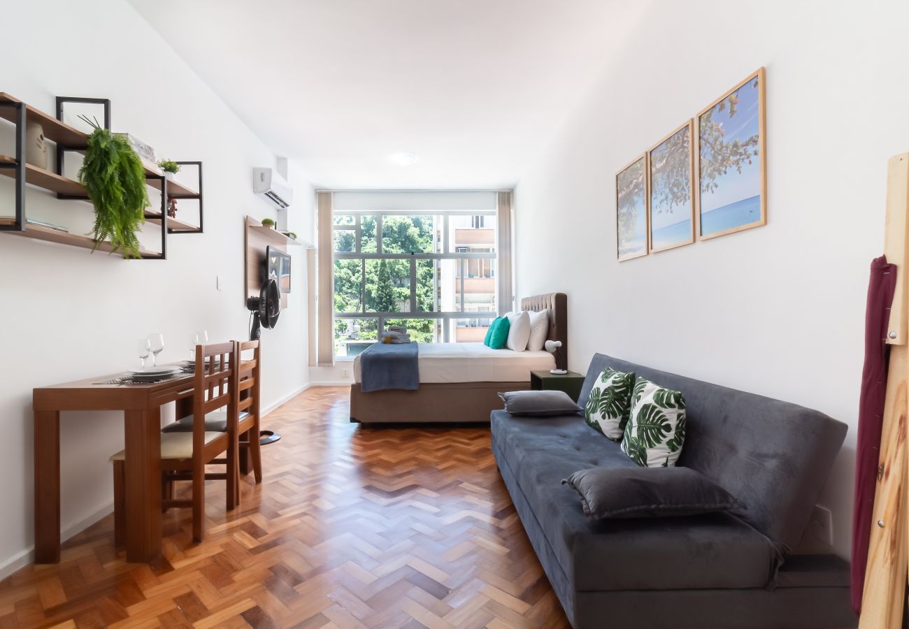 Studio in Rio de Janeiro - 5 minutes from Copacabana Beach | PI502