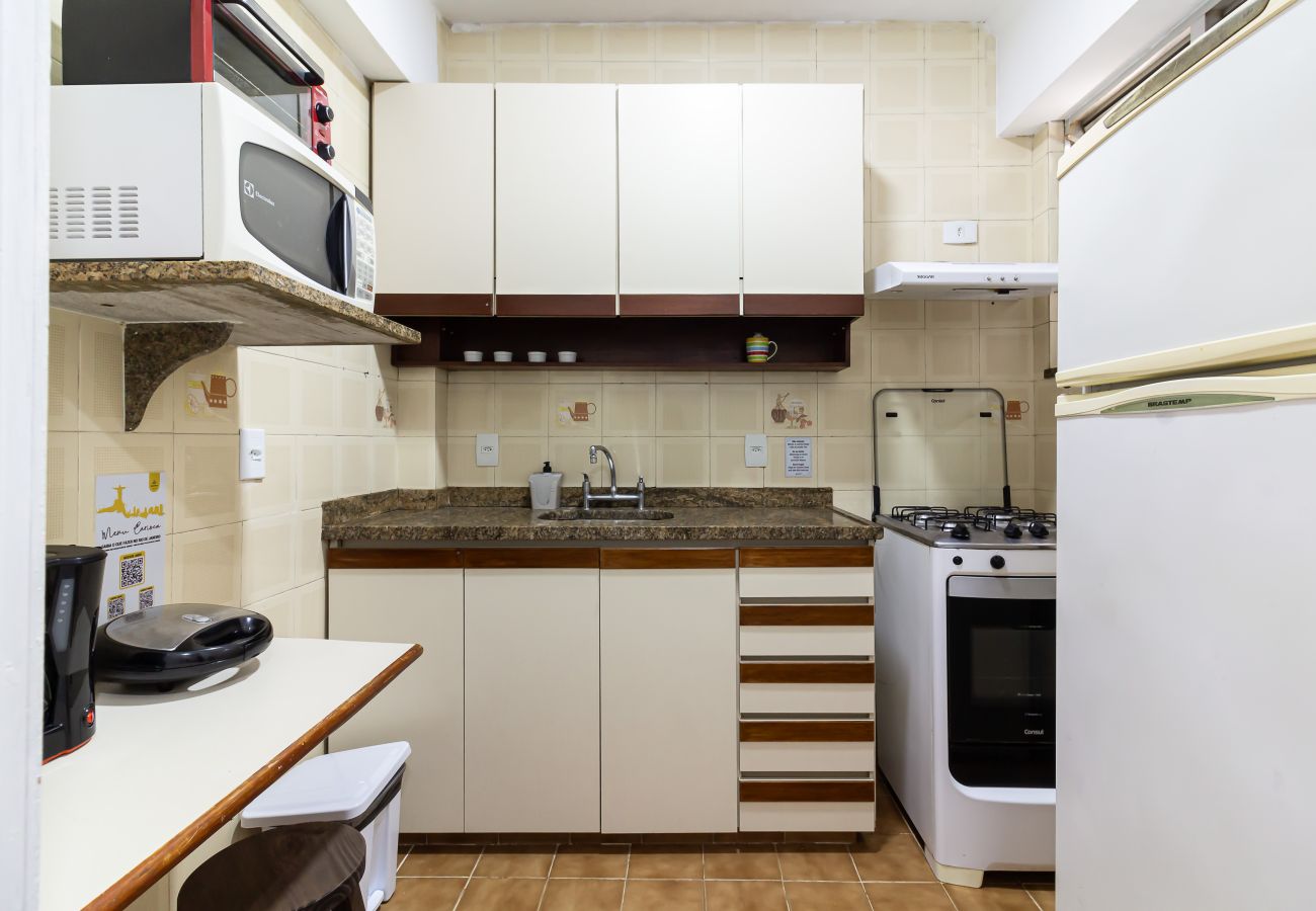 Studio in Rio de Janeiro - 5 minutes from Copacabana Beach | PI502