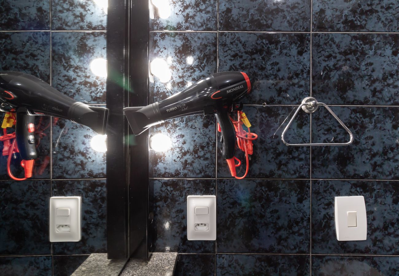 Studio in Rio de Janeiro - 5 minutes from Copacabana Beach | PI502