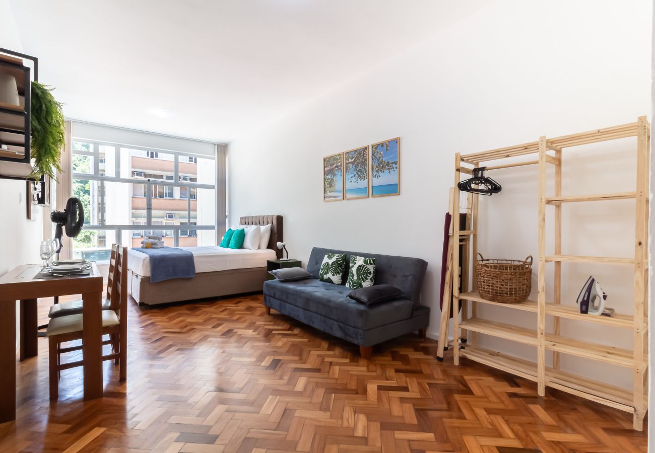 Studio in Rio de Janeiro - 5 minutes from Copacabana Beach | PI502