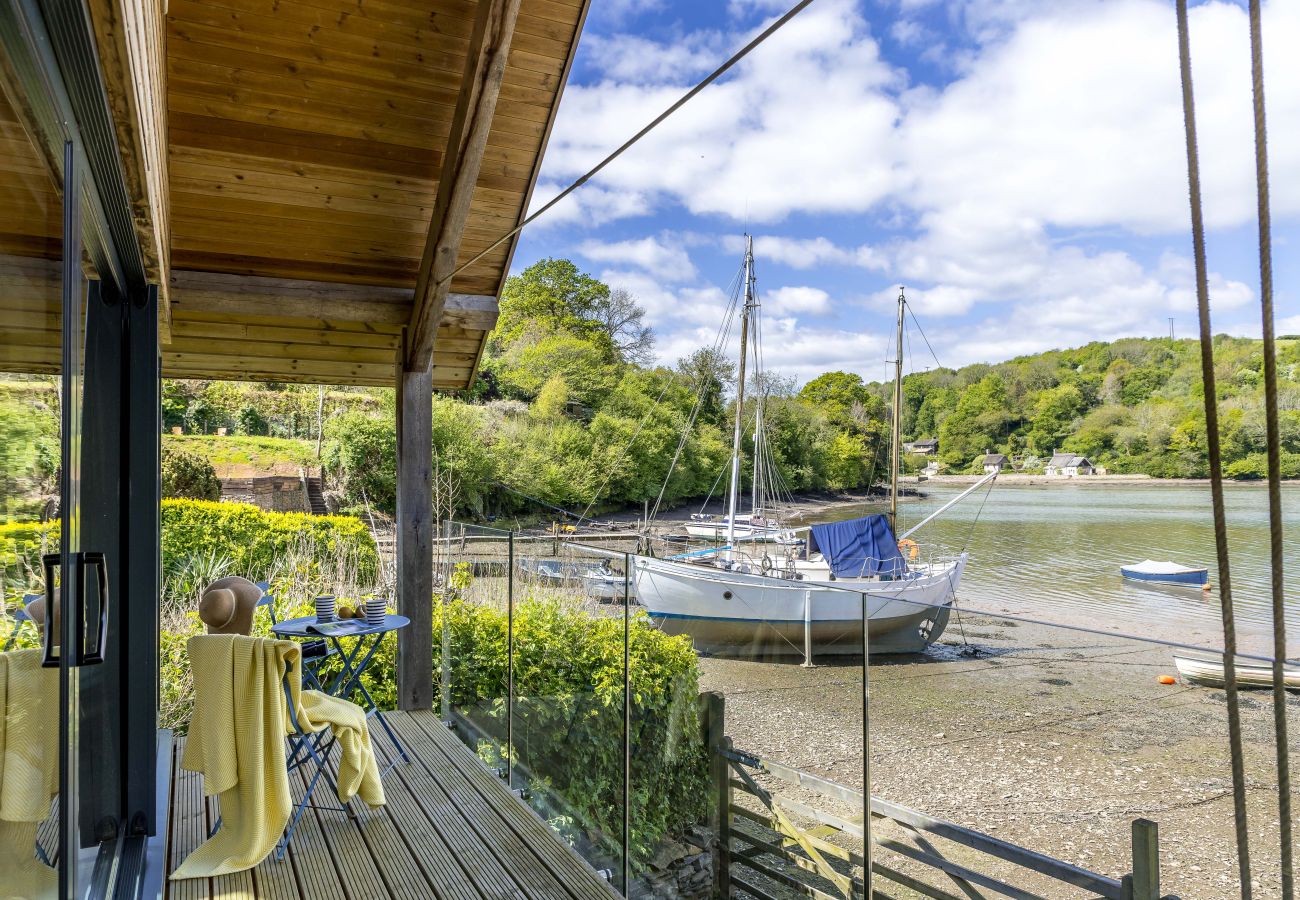 Cottage in Dittisham - Water Edge Boathouse - On the River Dart