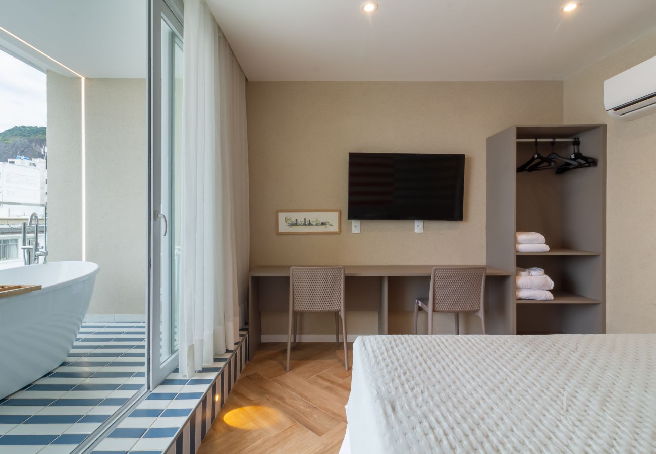 Apartment in Rio de Janeiro - Sea View and Balcony with Bathtub | Q4