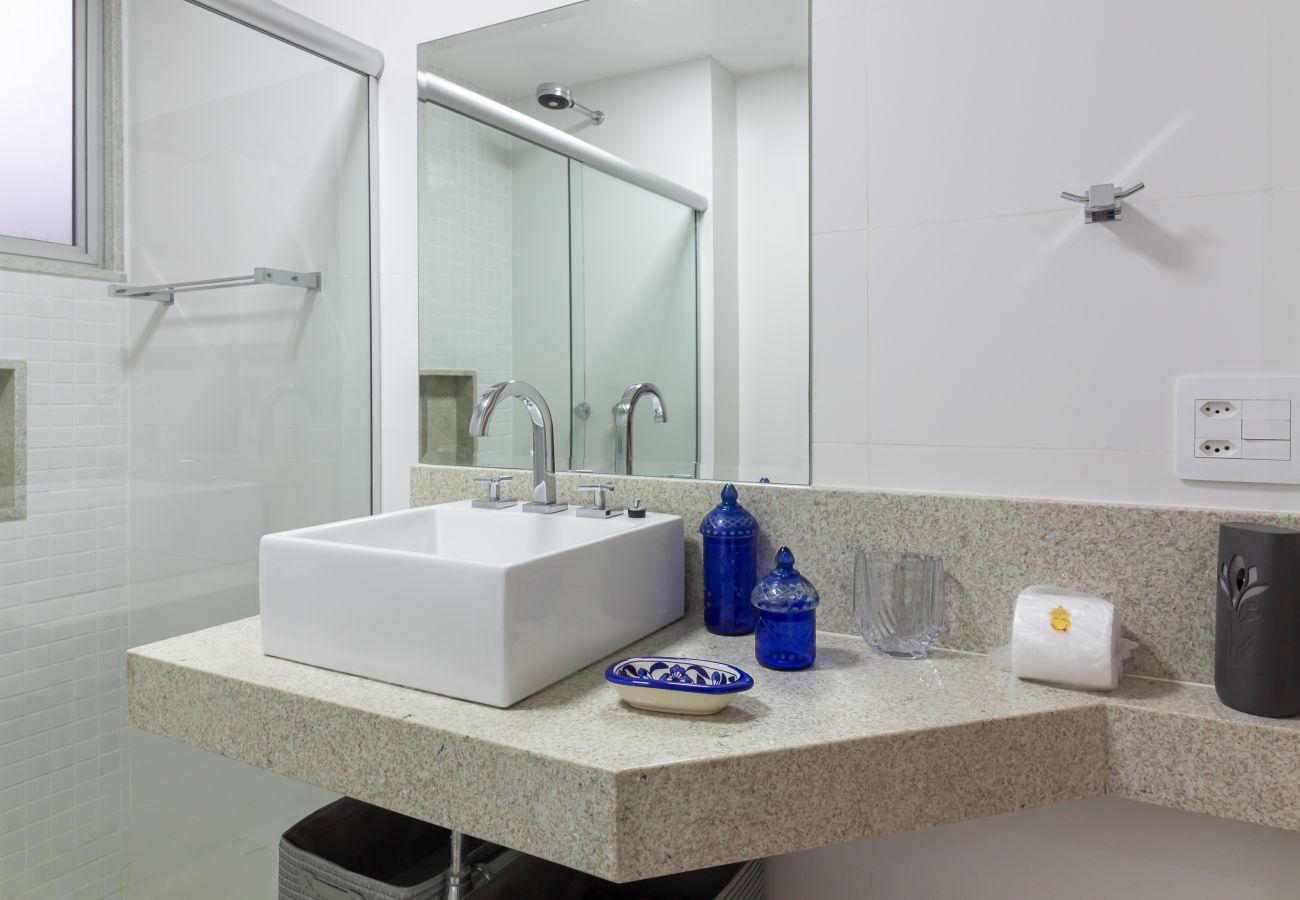 Apartment in Rio de Janeiro - Refuge in Copacabana 5min from the beach | NSC1102 