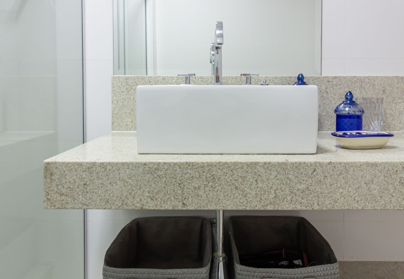 Apartment in Rio de Janeiro - Refuge in Copacabana 5min from the beach | NSC1102 