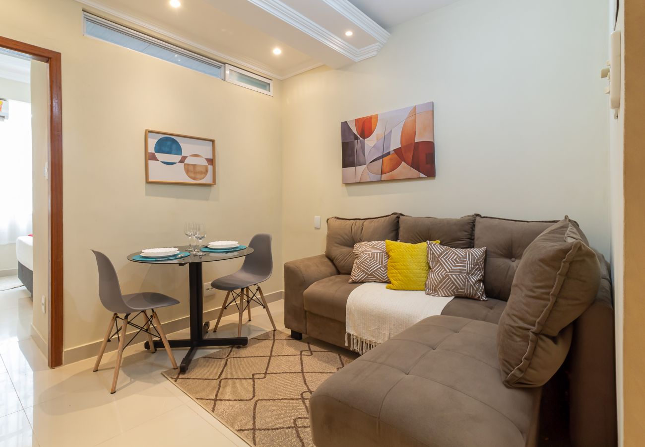 Apartment in Rio de Janeiro - Cosy in Copacabana 7 minutes from the beach | FM211