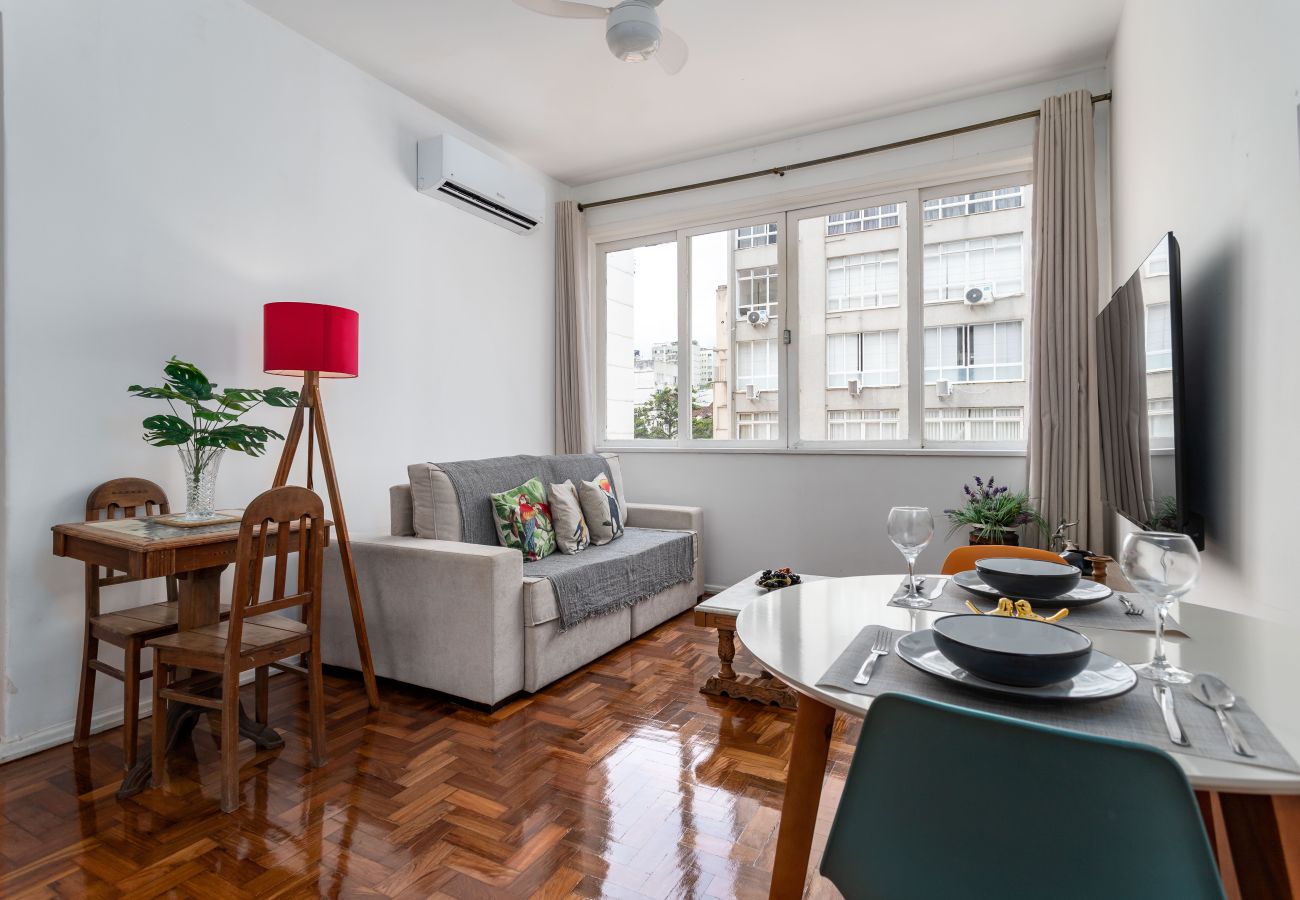 Apartment in Rio de Janeiro - 7 minutes from Ipanema beach | BT302B