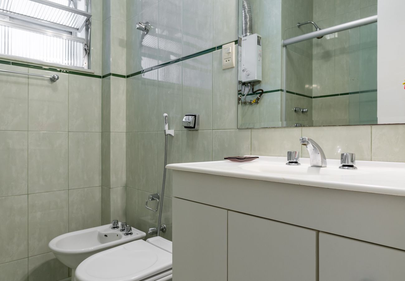 Apartment in Rio de Janeiro - 7 minutes from Ipanema beach | BT302B