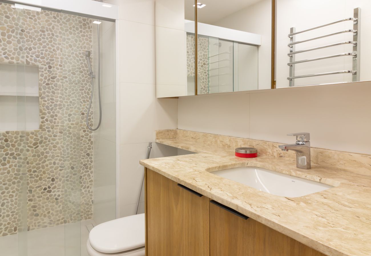 Apartment in Rio de Janeiro - Comfort in Leblon, 10 minutes from the beach | BM802 