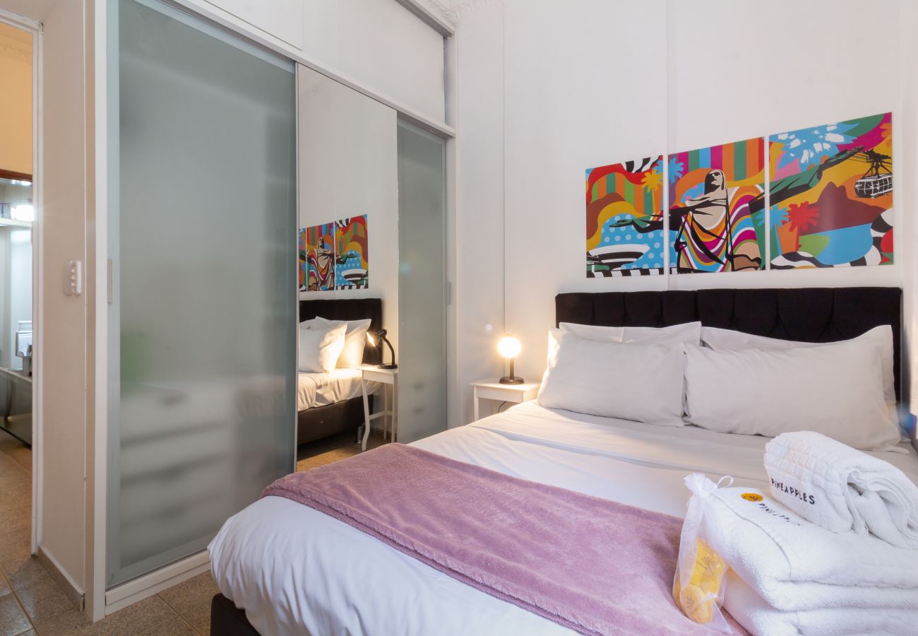 Apartment in Rio de Janeiro - 3 minutes from Copacabana beach | DU705