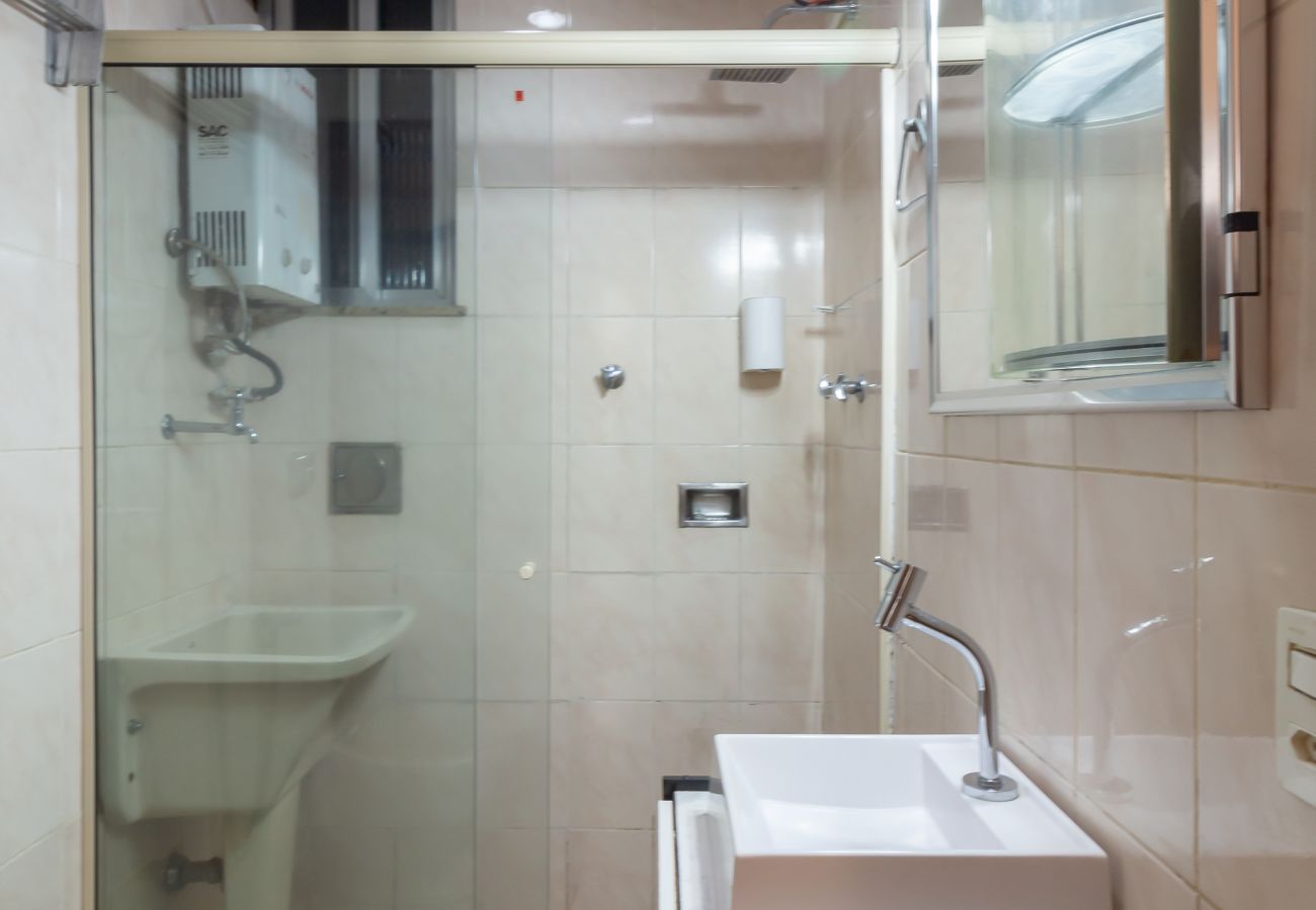 Apartment in Rio de Janeiro - 3 minutes from Copacabana beach | DU705