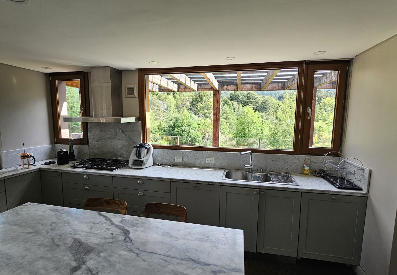 House in San Carlos de Bariloche - ARE46 Espectacular Casa en la Cancha de Golf – Arelauquen, Bariloche, Patagonia