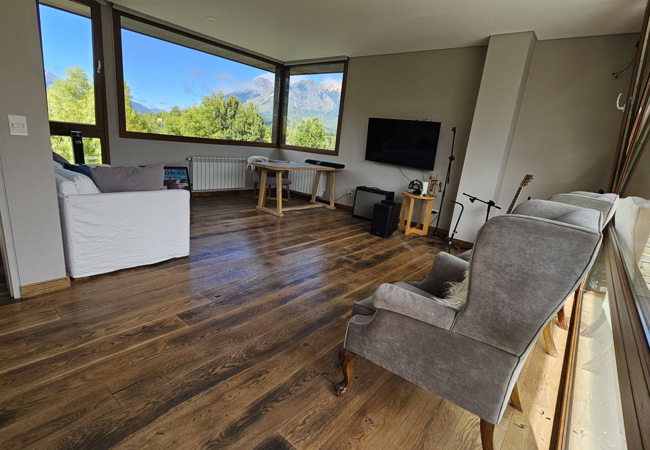 House in San Carlos de Bariloche - ARE46 Espectacular Casa en la Cancha de Golf – Arelauquen, Bariloche, Patagonia