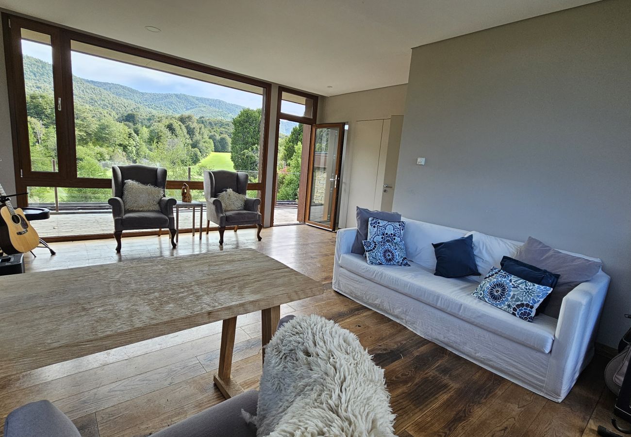 House in San Carlos de Bariloche - ARE46 Espectacular Casa en la Cancha de Golf – Arelauquen, Bariloche, Patagonia