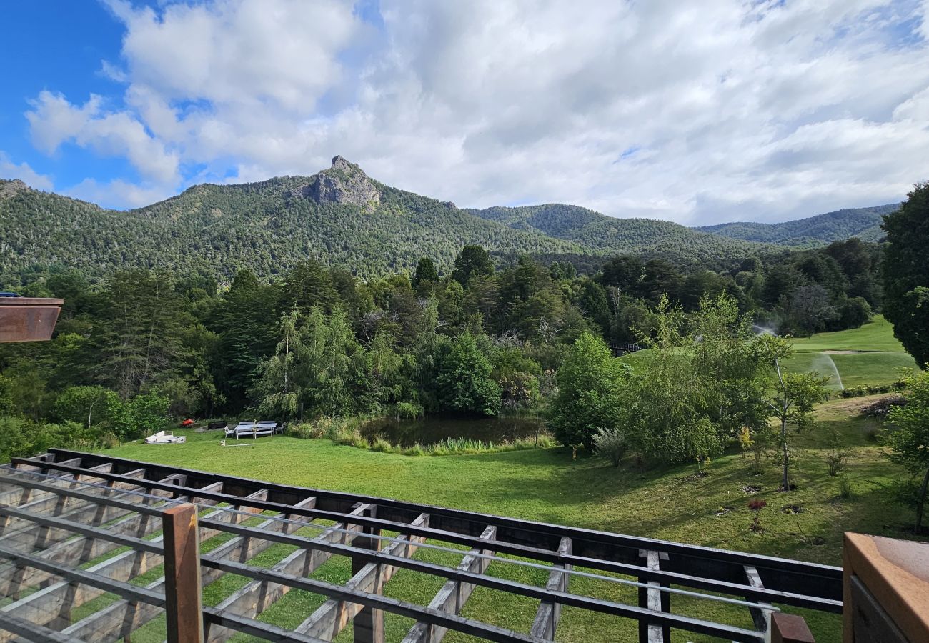 House in San Carlos de Bariloche - ARE46 Espectacular Casa en la Cancha de Golf – Arelauquen, Bariloche, Patagonia