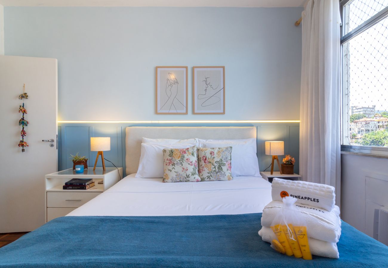 Apartment in Rio de Janeiro - 4 minutes from Arcos da Lapa | SR1502  