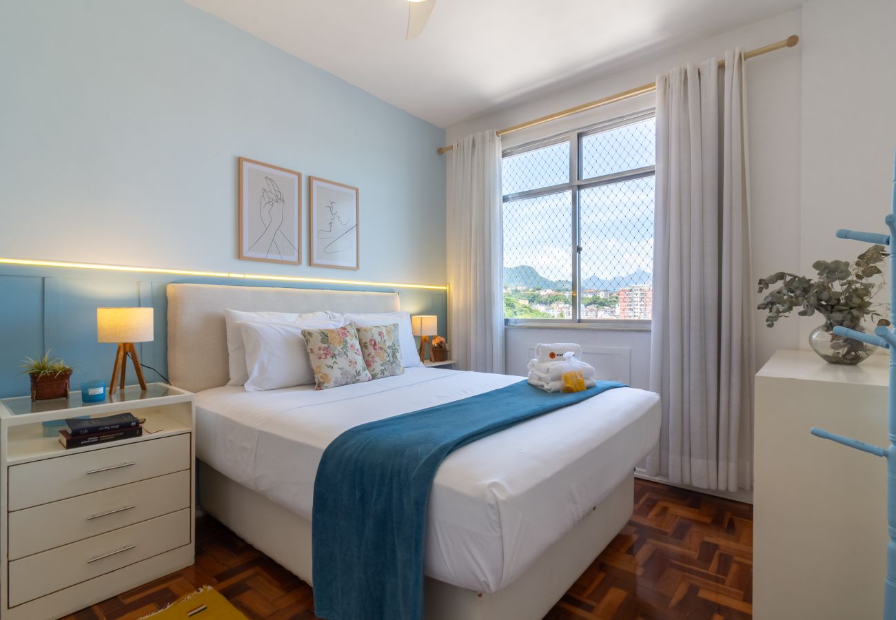 Apartment in Rio de Janeiro - 4 minutes from Arcos da Lapa | SR1502  