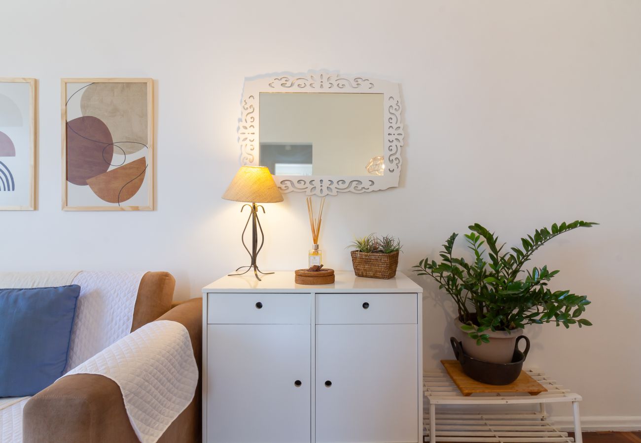 Apartment in Rio de Janeiro - 4 minutes from Arcos da Lapa | SR1502  