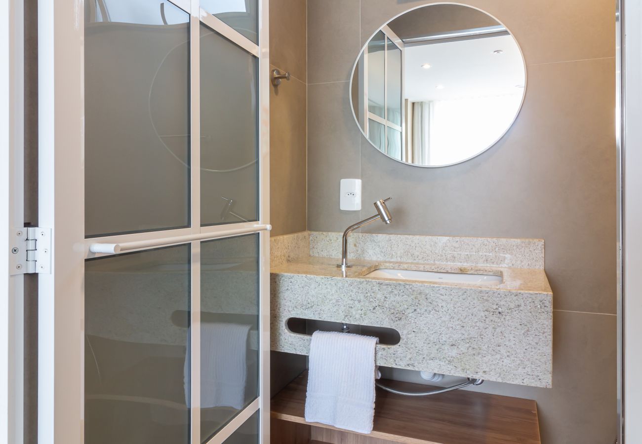 Apartment in Rio de Janeiro - Sea View and Balcony with Bathtub | Q2