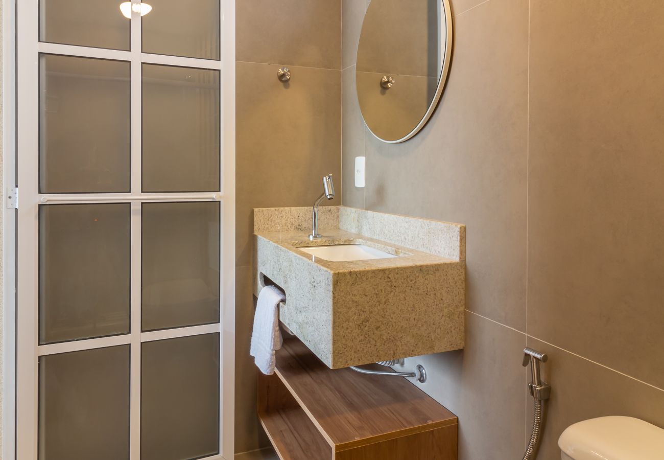 Apartment in Rio de Janeiro - Sea View and Balcony with Bathtub | Q2