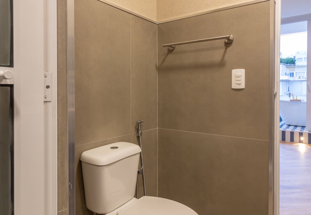 Apartment in Rio de Janeiro - Sea View and Balcony with Bathtub | Q12