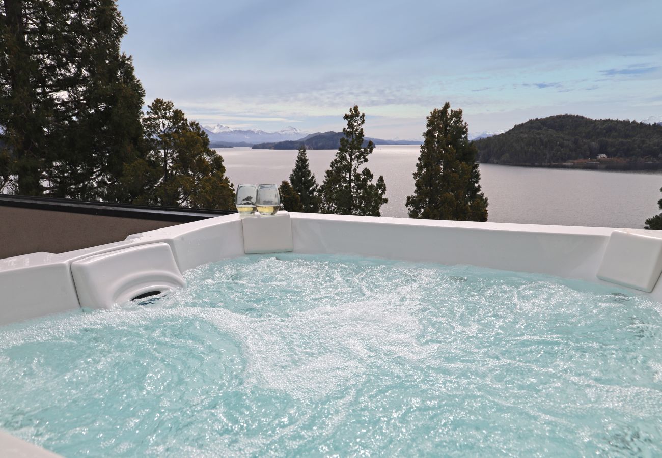 Apartment in San Carlos de Bariloche - HUAPI44C – Getaway with Pool and Jacuzzi
