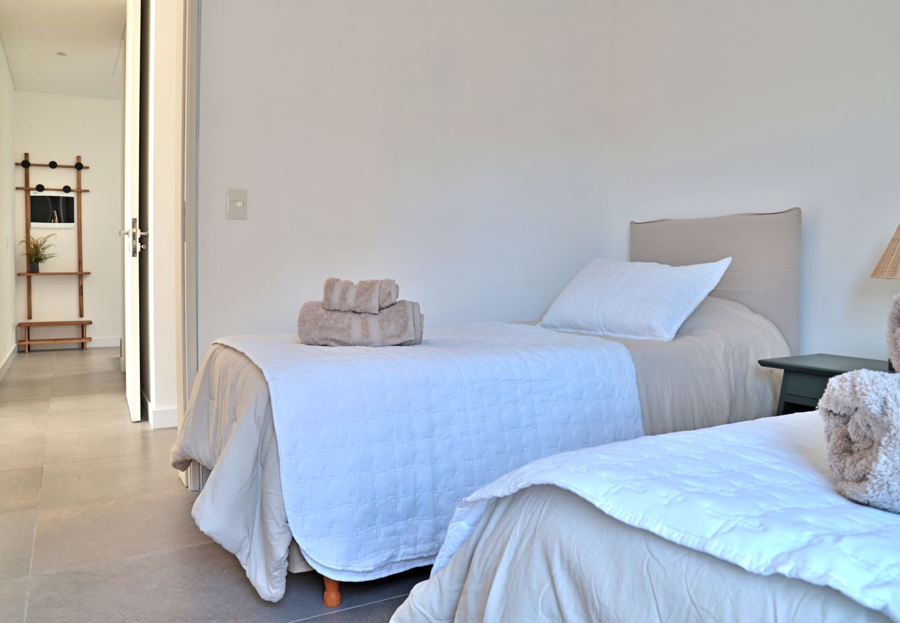 Apartment in San Carlos de Bariloche - HUAPI44C – Getaway with Pool and Jacuzzi