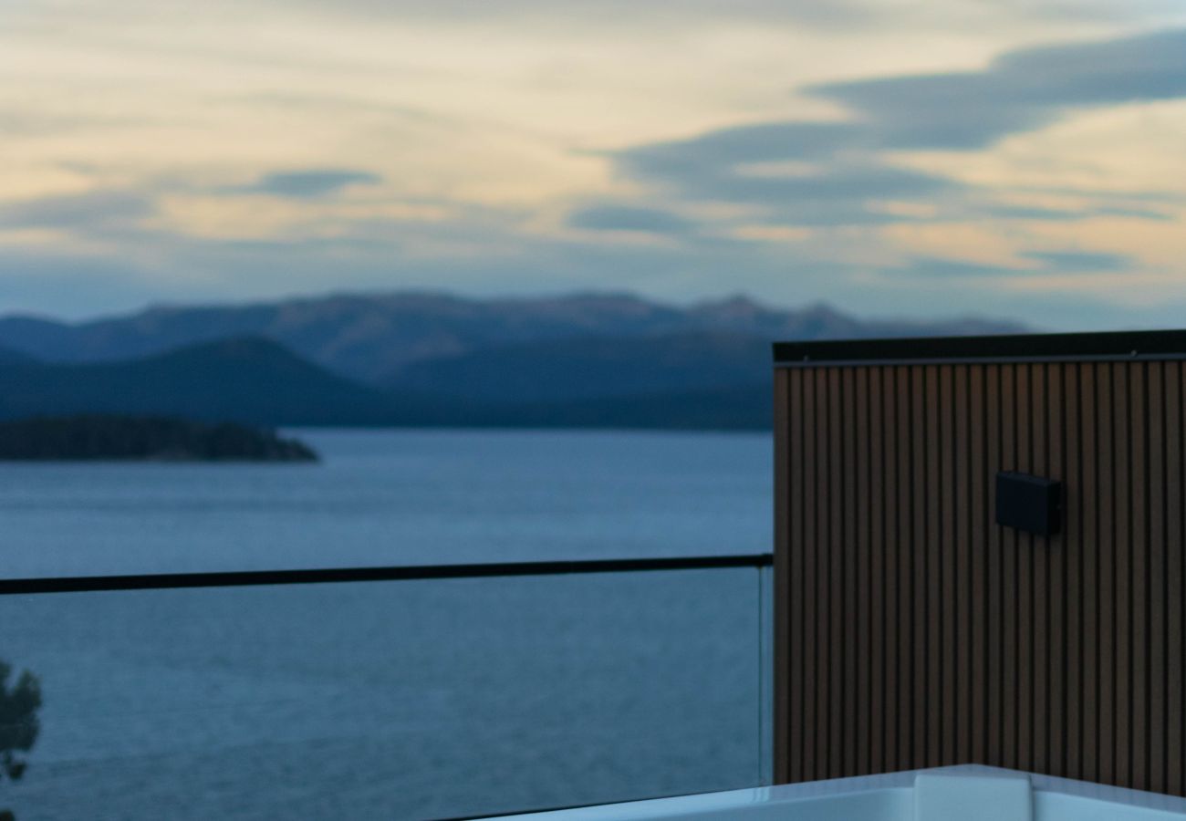 Apartment in San Carlos de Bariloche - H44C- Luxurious apartment. with jacuzzi and heated pool