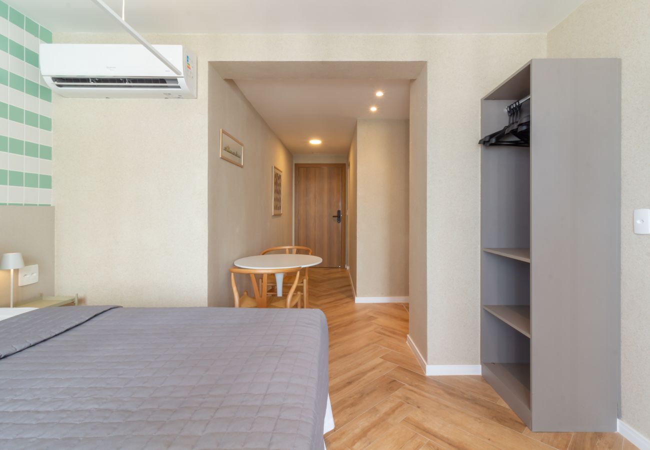 Apartment in Rio de Janeiro - Sea View and Balcony with Bathtub | Q22