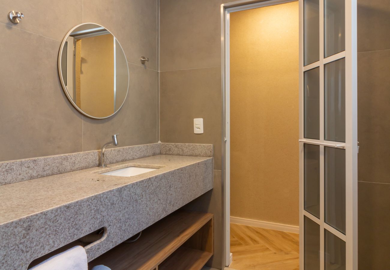 Apartment in Rio de Janeiro - Cosy a few steps from Copacabana Beach | Q24