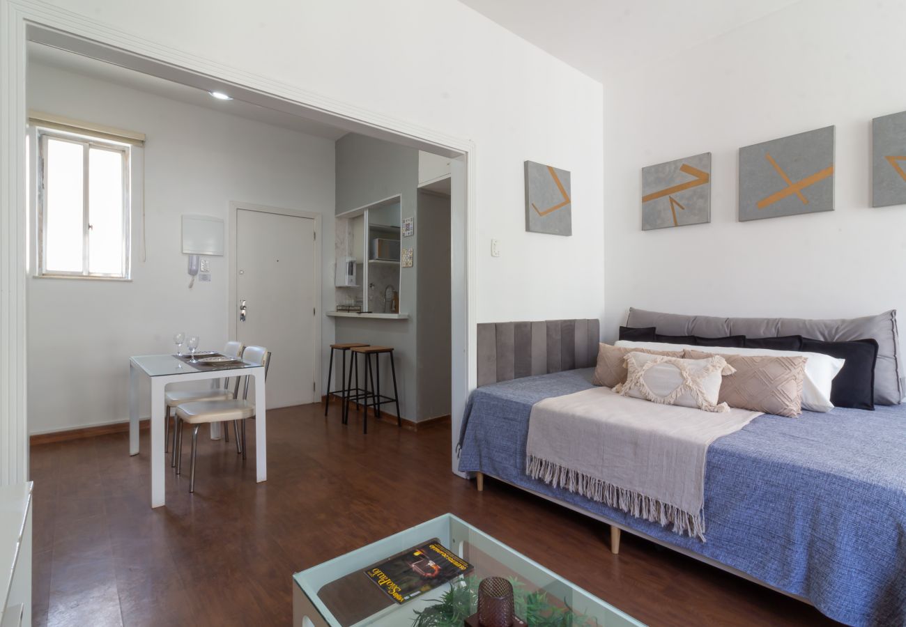 Apartment in Rio de Janeiro - Refuge in Copacabana for two | NSC1011 