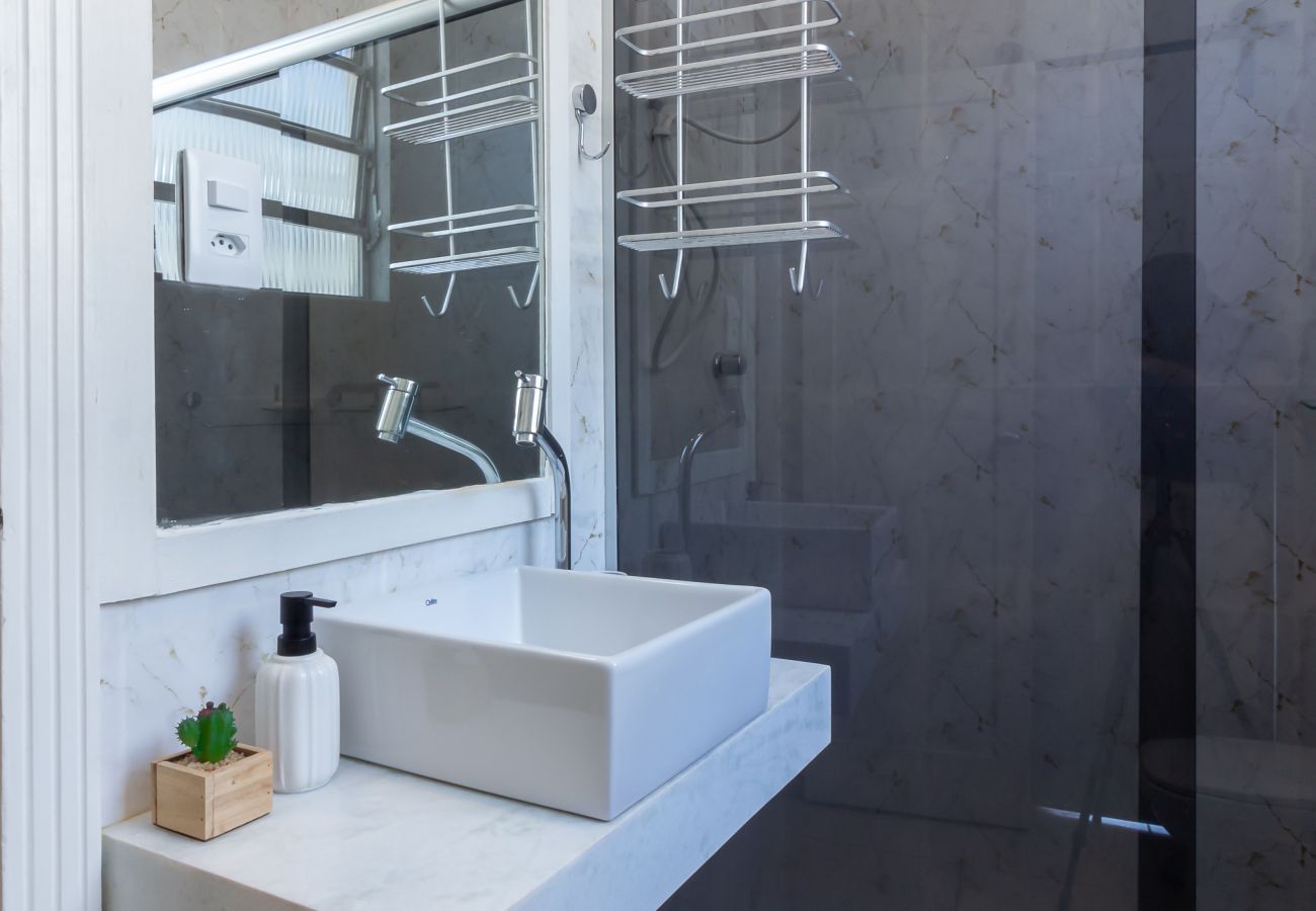 Apartment in Rio de Janeiro - Refuge in Copacabana for two | NSC1011 