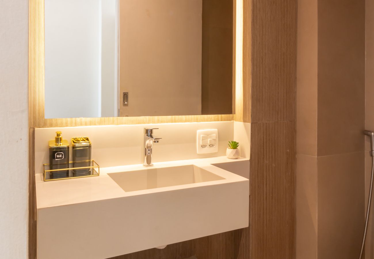 Apartment in Rio de Janeiro - Cosy in Copacabana for Two | PJ909