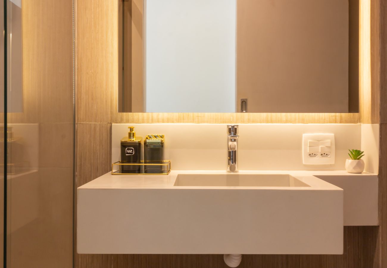 Apartment in Rio de Janeiro - Cosy in Copacabana for Two | PJ909