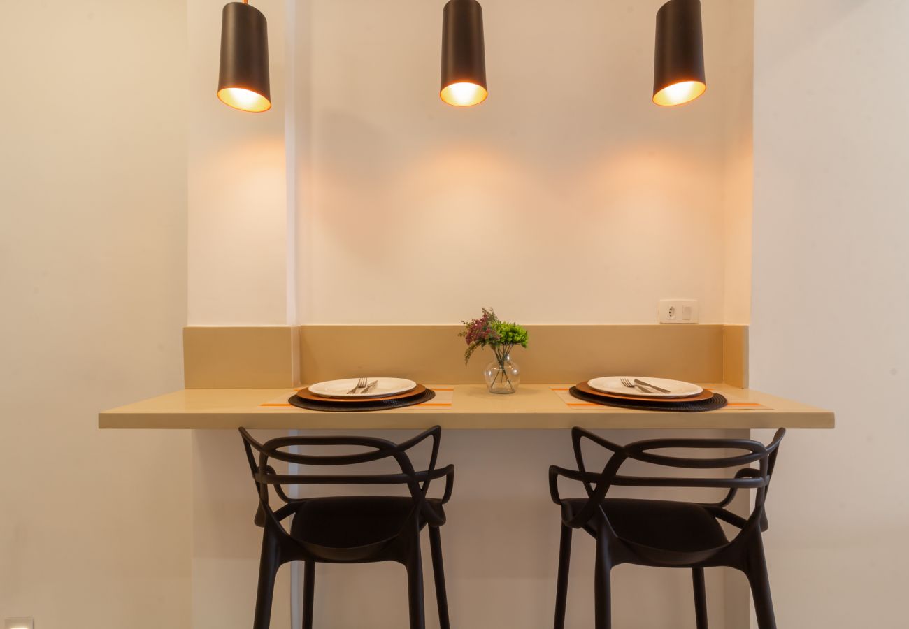 Apartment in Rio de Janeiro - Cosy in Copacabana for Two | PJ909