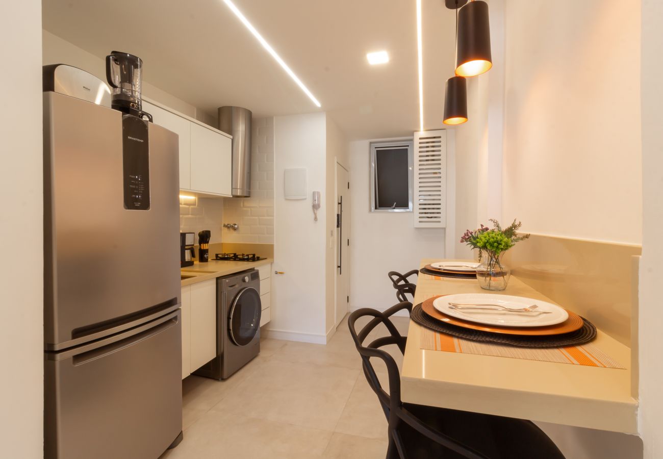 Apartment in Rio de Janeiro - Cosy in Copacabana for Two | PJ909