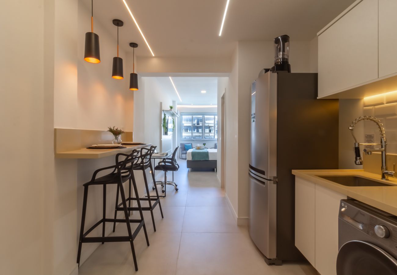 Apartment in Rio de Janeiro - Cosy in Copacabana for Two | PJ909