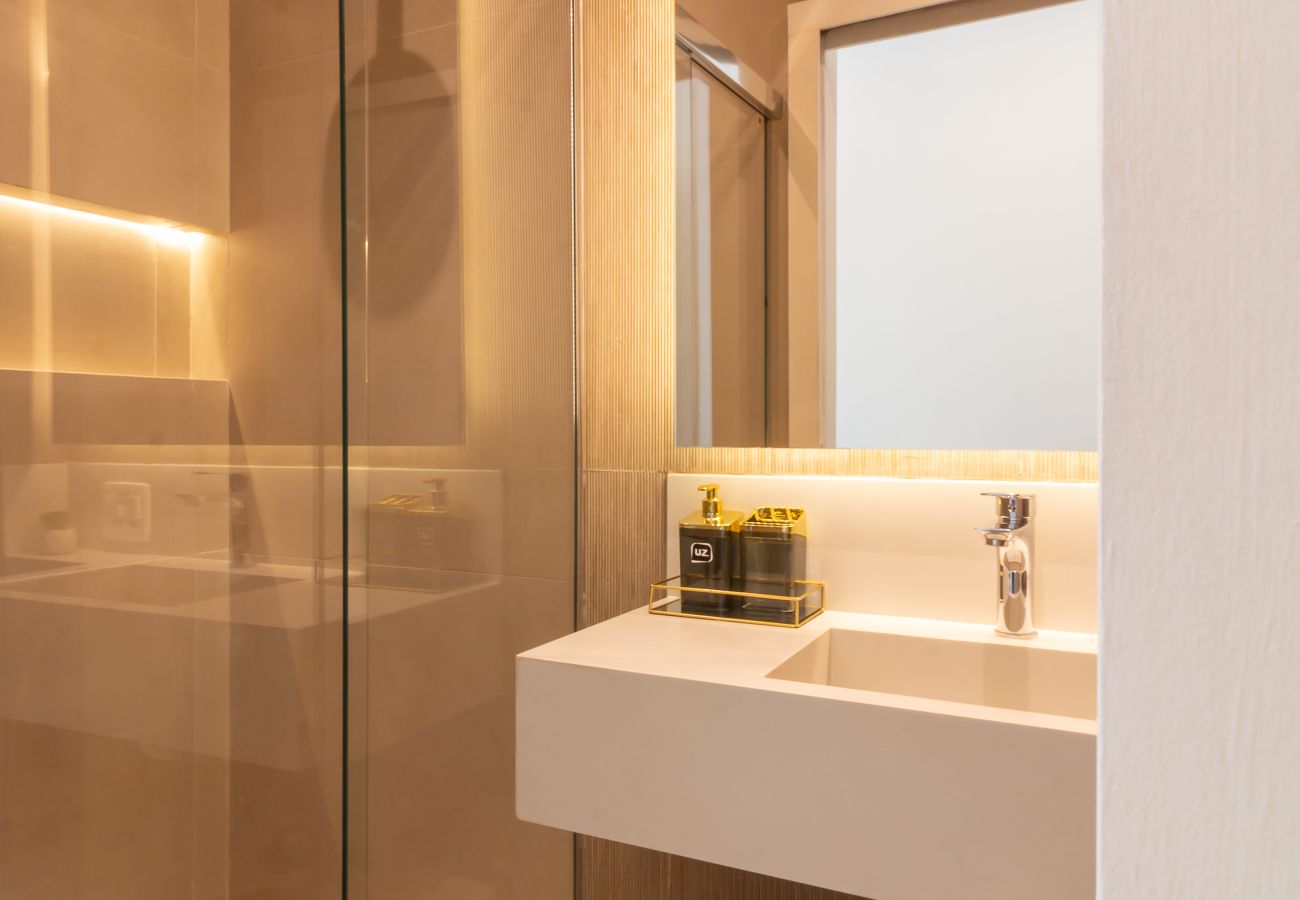 Apartment in Rio de Janeiro - Cosy in Copacabana for Two | PJ909